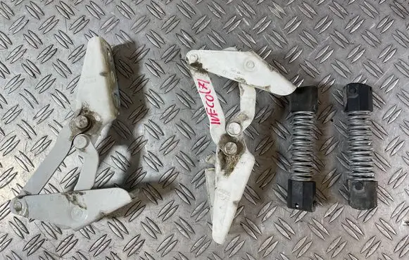 Iveco Daily 6th gen Engine bonnet/hood hinges 56087046