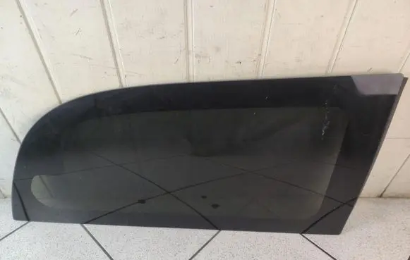 Chrysler Town & Country V Rear side window