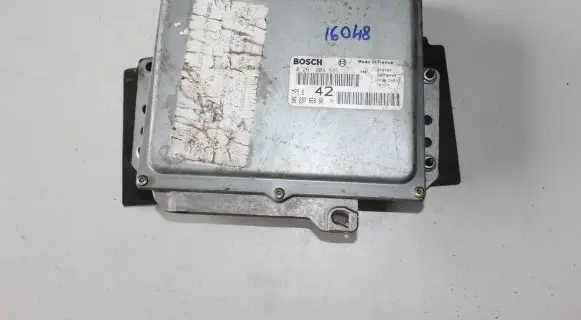 Peugeot 406 Engine control unit/module 9629766680 0261204695