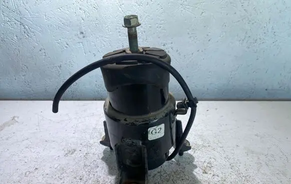 Lexus RX 330 - 350 - 400H Engine mount bracket
