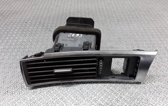 Audi A6 S6 C6 4F Dashboard side air vent grill/cover trim 4F1820901