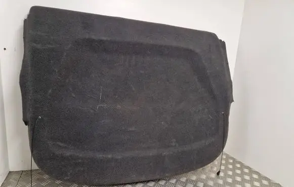 Parcel shelf