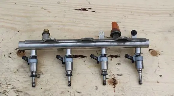 Audi A6 S6 C7 4G Fuel main line pipe 06J133317AB