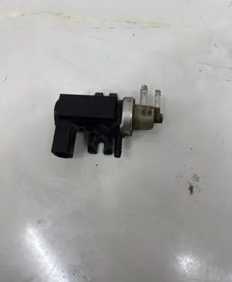 Seat Alhambra (Mk1) Turbo solenoid valve 72290325 1J0906627A