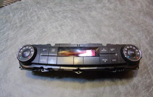 Mercedes-Benz CLS C219 Climate control unit 2198303985