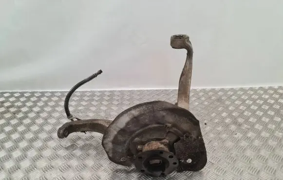 Porsche Cayenne (92A) Front wheel hub spindle knuckle