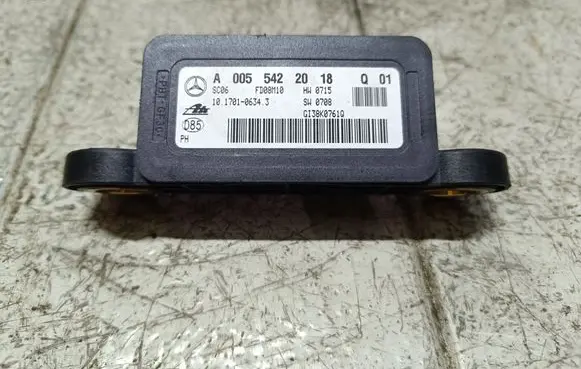 Mercedes-Benz ML W164 ESP acceleration yaw rate sensor A0055422018Q01
