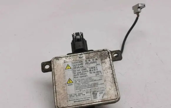 Mitsubishi Outlander Headlight ballast module Xenon D4S W3T233714929