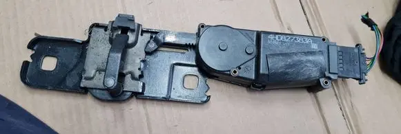 Audi A7 S7 4G Tailgate/trunk/boot lift motor 4H0827383A