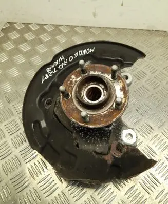 Front wheel hub