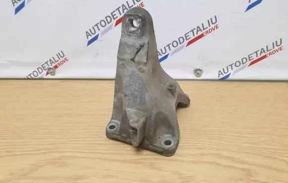 BMW X1 E84 Engine mounting bracket 6777064 22116777064
