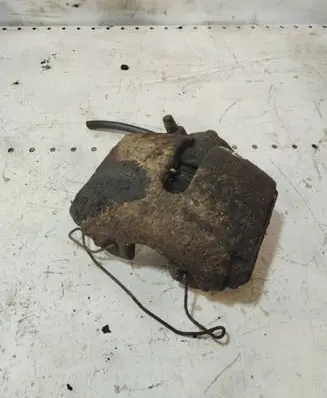 Volkswagen PASSAT B6 Front brake caliper