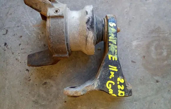 Hyundai Santa Fe Engine mount bracket