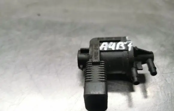 Audi A4 S4 B7 8E 8H Turbo solenoid valve 1J0906283C