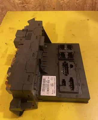 Mercedes-Benz E W211 Comfort/convenience module 2115453901
