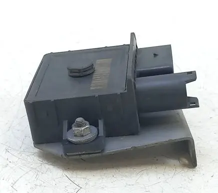 BMW 1 E81 E87 Glow plug pre-heat relay 779800005 0004438518 0522120102