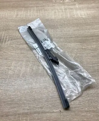 Volkswagen Golf VIII Rear wiper blade 5H6955427