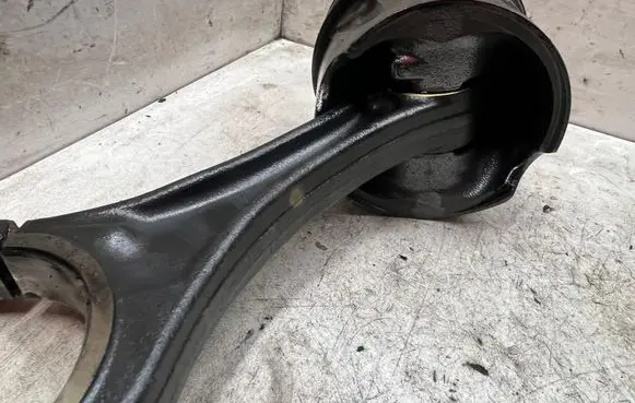 Mercedes-Benz CLS C219 Piston with connecting rod 642030