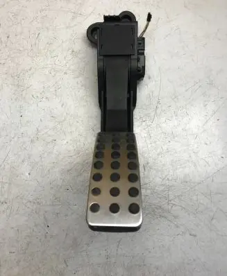 Mercedes-Benz R W251 Accelerator throttle pedal A1643000104