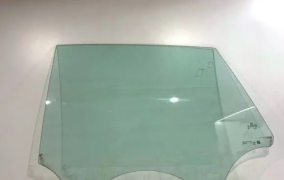 Audi Q8 Rear door window glass 4M8845205