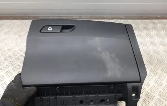 Audi A5 Glove box set 8W1880302