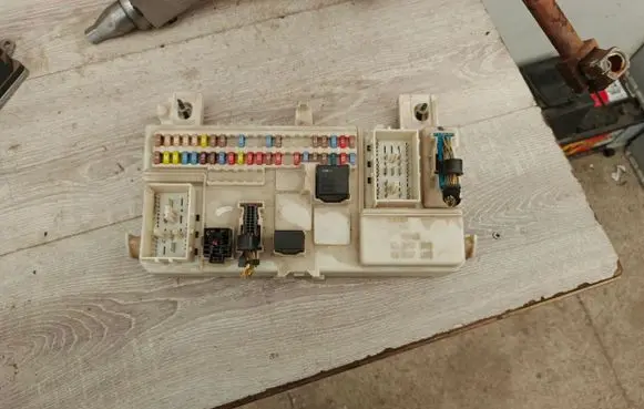 Volvo V50 Fuse box set 8690722