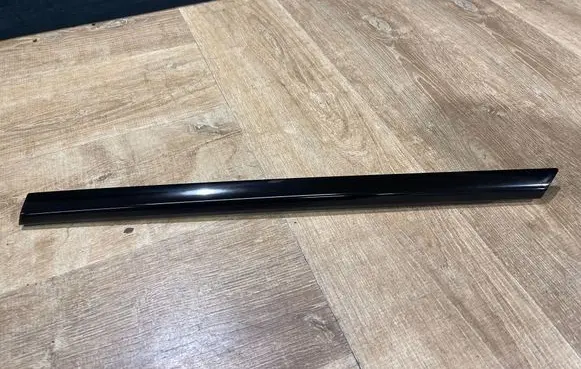 Mercedes-Benz SL R231 Door glass trim A2317250365