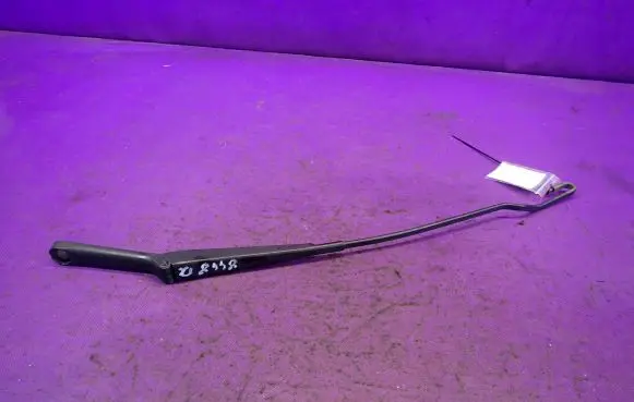Volkswagen Transporter - Caravelle T4 Front wiper blade arm 701955410A