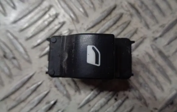 Citroen C4 Cactus Electric window control switch 980163077