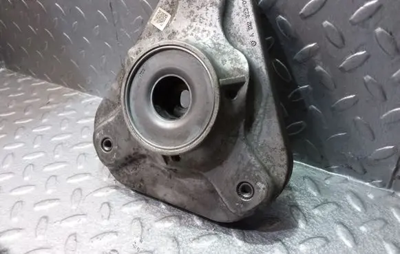 Mercedes-Benz E W212 Front upper strut mount A2123230020 2123230020