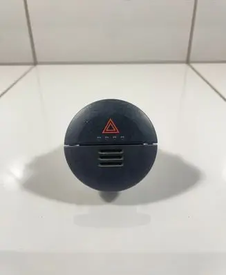 Nissan X-Trail T30 Hazard light switch 06016