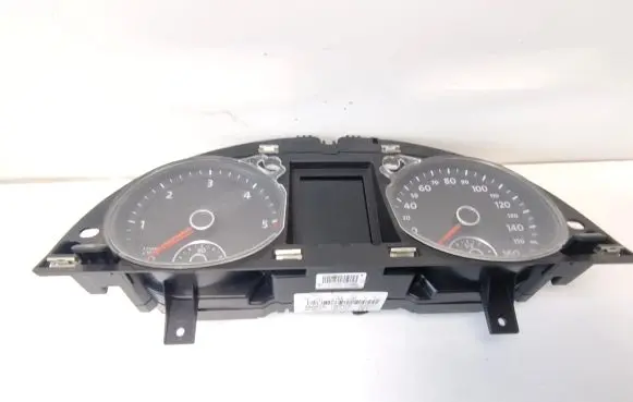 Volkswagen PASSAT B7 Speedometer (instrument cluster) 3AA920970E