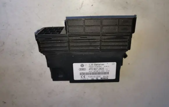 Audi Q7 4L Power management control unit 4F0907280E 4F0910280 F005S00292