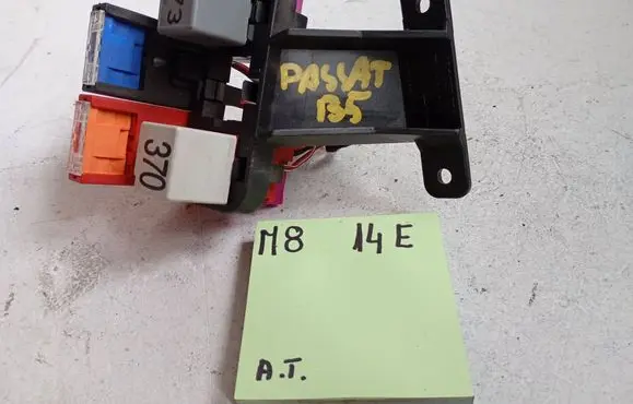 Volkswagen PASSAT B5 Fuse box set