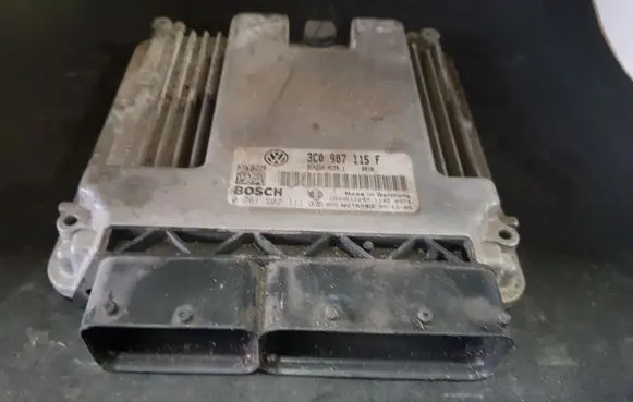 Volkswagen PASSAT CC Engine control unit/module 3C0907115F