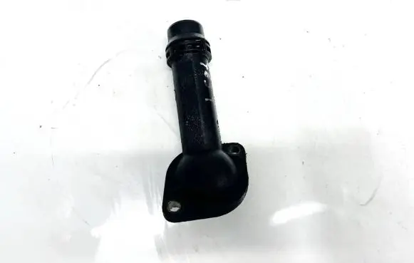 Volkswagen PASSAT B5 Engine coolant pipe/hose 06b121121