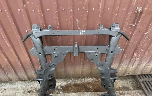 BMW X5 E70 Front subframe 6779357 2121644