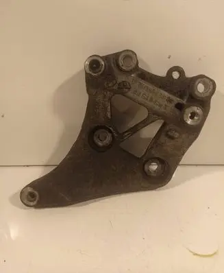 Mini One - Cooper Coupe R56 A/C compressor mount bracket 75489148002