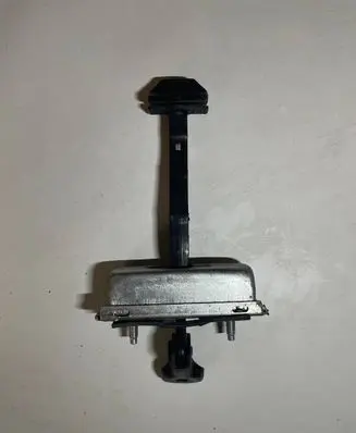 Land Rover Discovery Sport Front door check strap stopper FK7223552AC LR061290 FK72-23552-AC