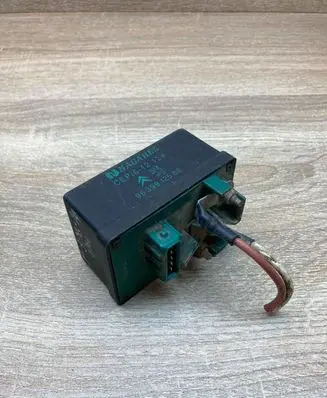 Glow plug pre-heat relay