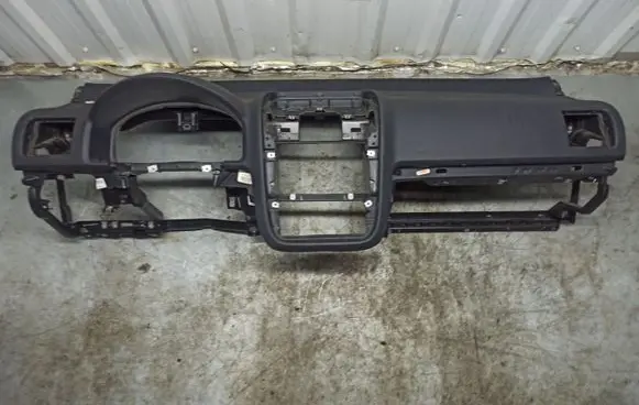 Volkswagen Golf V Dashboard