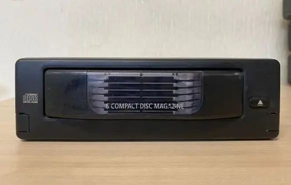 BMW 5 E60 E61 CD/DVD changer 956939