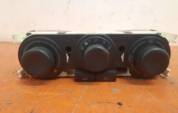 Seat Ibiza III (6L) Climate control/heater control trim 6L0820045C
