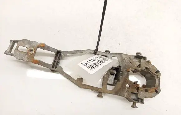 Volkswagen Jetta V Front door exterior handle 1K0837886