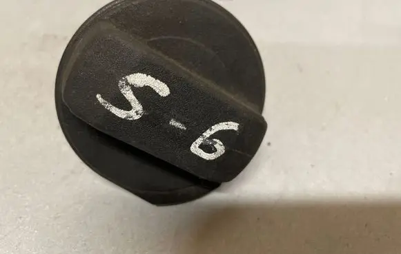Volkswagen Touareg II Fuel tank filler cap 1J0201553T