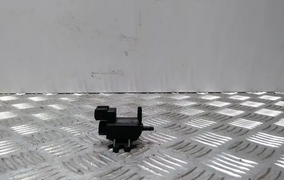 Opel Astra H Vacuum valve 72244800