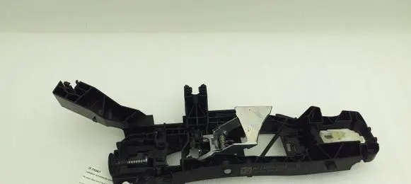 Rear door exterior handle/bracket