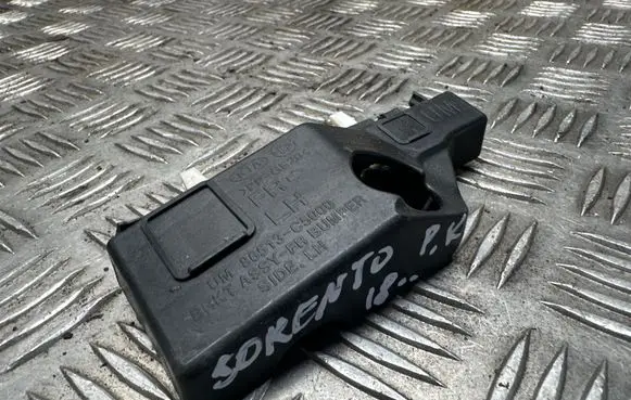 KIA Sorento Front bumper mounting bracket 86513C5000