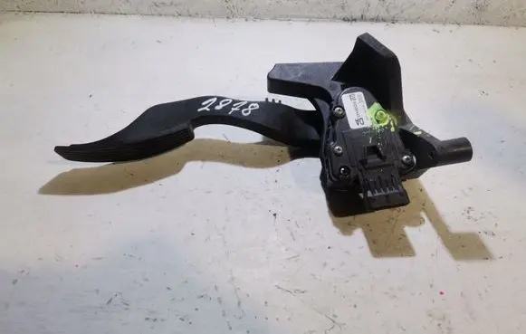 Opel Meriva A Accelerator throttle pedal 93335443