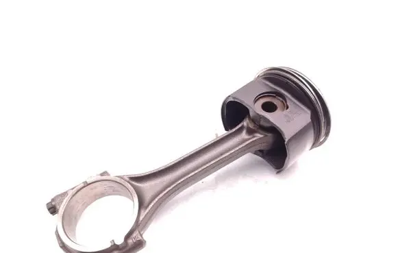 Skoda Octavia Mk4 Piston with connecting rod DTRD